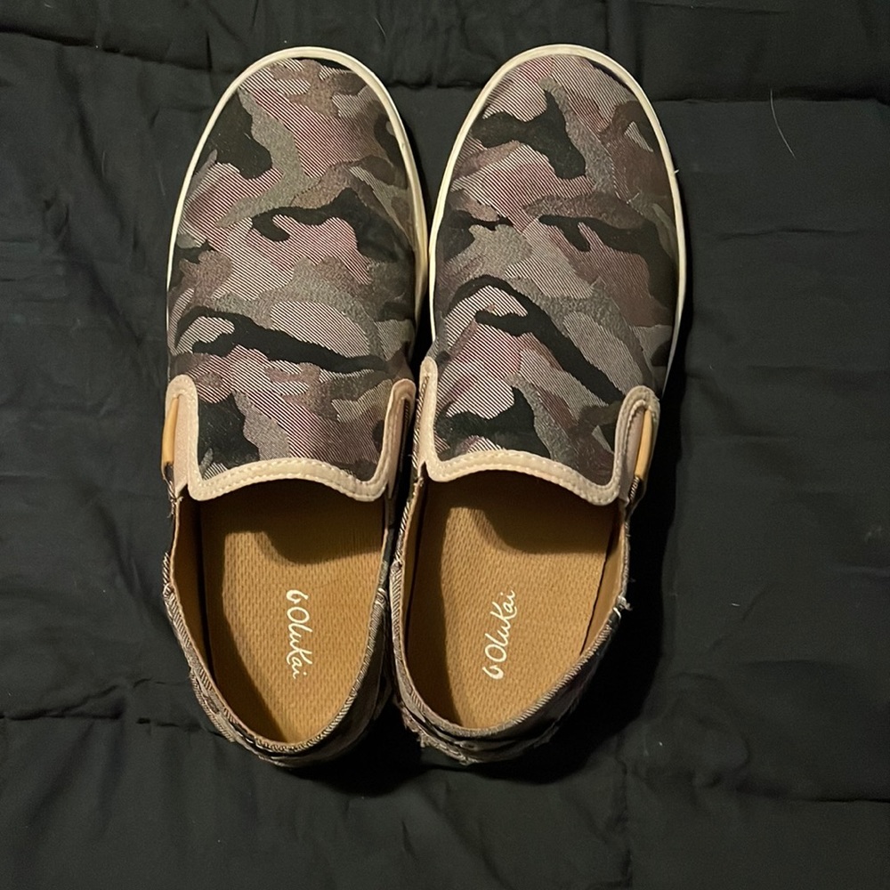 Pink camo olukai